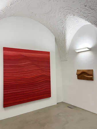 fokus sammlung 08. ABSTRAKT Material + Struktur, Ausstellungsansicht Museum Moderner Kunst Kärnten, Manfred Bockelmann und Herbert Unterberger, 2026, Foto: Christine Wetzlinger-Grundnig